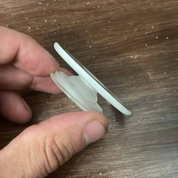 POPSOCKETS WITH WHITE ADAPTER RING - Picture 4 of 4